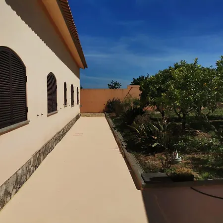 Vakantiehuis Casa Com Arte - With Swimming Pool Vermelha